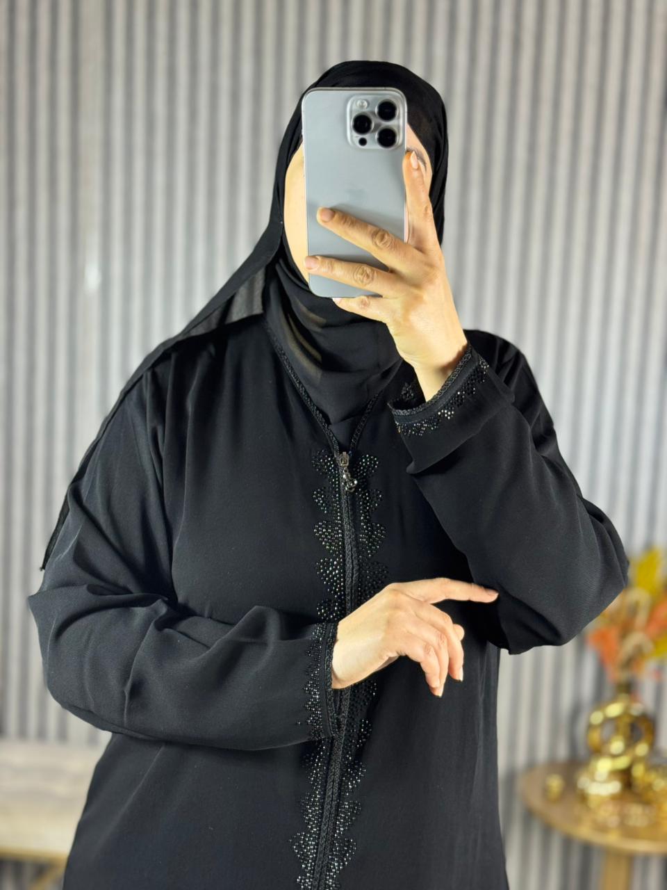 عبائة عصرية بلمسة سعودية 2026 - الصورة 2